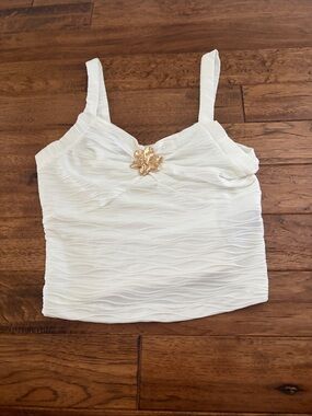 SHEIN White Textured Cami with Gold Floral Brooch